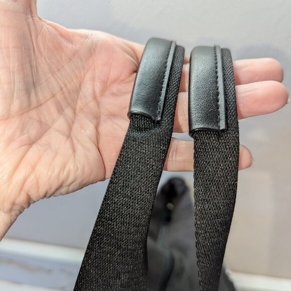 Victoria's Secret floral weekender bag. EUC! - Picture 3 of 9